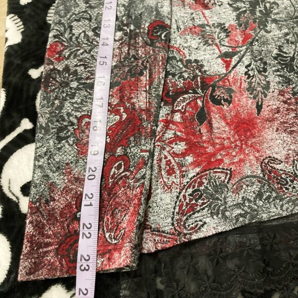 NORTHERN REFLECTIONS Red grey black floral sweater w/ lace trim MEDIUM LARGE XL - Picture 11 of 16